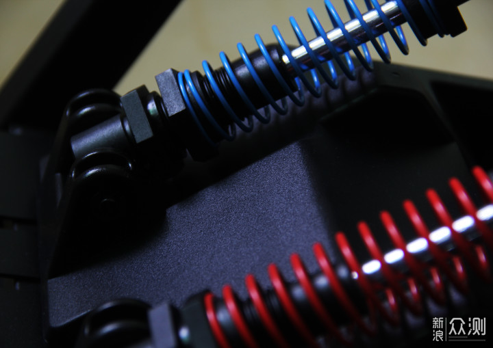 今晚7点带上莱仕达V10方向盘我在秋名山等你！