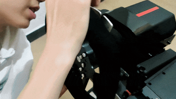 今晚7点带上莱仕达V10方向盘我在秋名山等你！