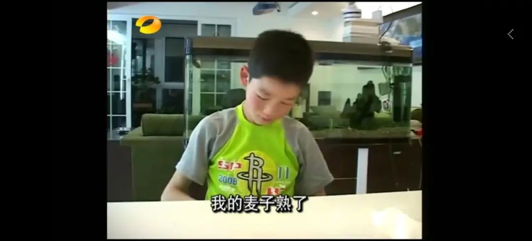 《变形计》中的农村娃，靠读书改变命运，如今成为国防武警排长