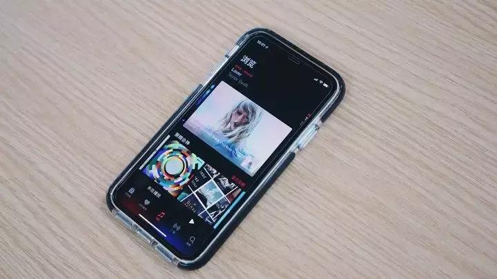 iOS 公测版体验：更快更多功能，手机就能直接升级