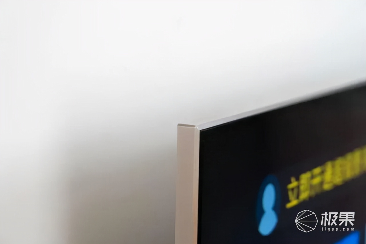 摄影师亲鉴!画质无死角、还能游戏带娃,一屏搞定全家“娱乐”