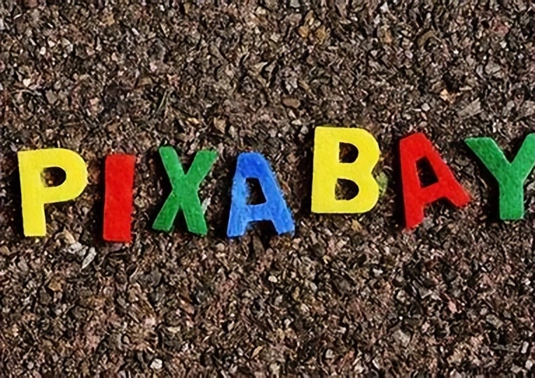 来看deepseek推荐的电脑壁纸软件