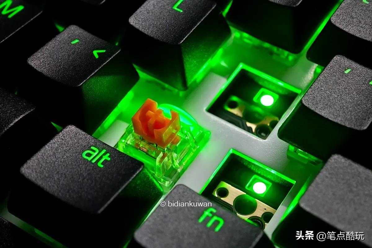 TOP结构+客制化+三模无线：雷蛇黑寡妇蜘蛛V4竞技极速版上手体验