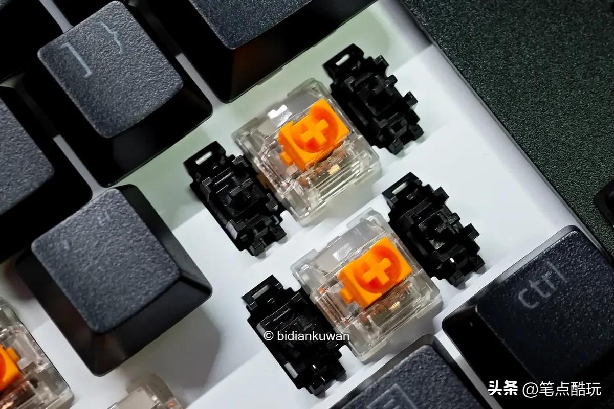 TOP结构+客制化+三模无线：雷蛇黑寡妇蜘蛛V4竞技极速版上手体验