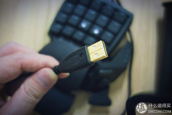 外设动物园 篇二：片手刃vs双手剑——RaZER 雷蛇 金丝魔蛛与黑寡妇 键盘