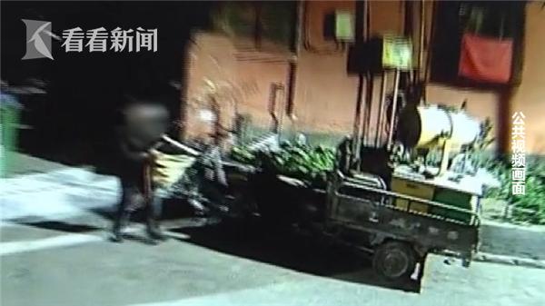 嘴馋？男子小区里偷“大家伙”结果被防疫人员“套路”了