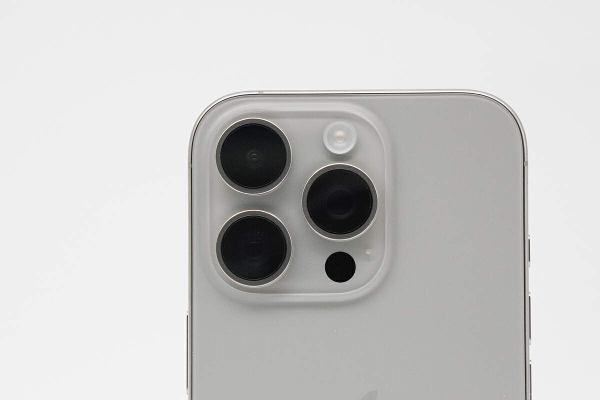 iPhone 16 Pro无线充电速度对比:25W与15W MagSafe仅快3分钟