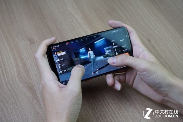 一加/荣耀/努比亚旗舰点火吃鸡 其中1款直接爽翻