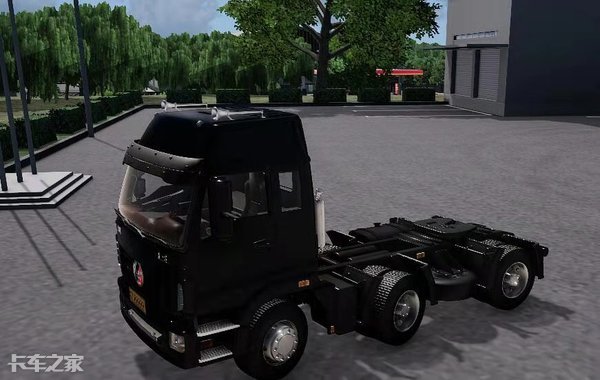 卡车停在路边，司机对着手机一脸迷之微笑，细看竟是在玩这个……