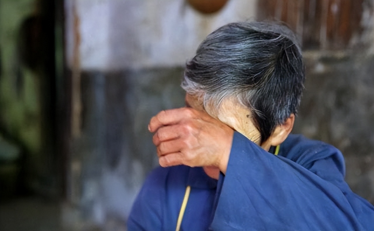 央视警告“千万别下载”！能远程操控手机，有人卡内余额全被转走