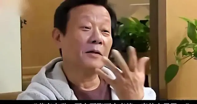 68岁寇世勋近况,晚年常在原配一家身边,二房3名子女在国外留学