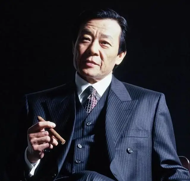 68岁寇世勋近况,晚年常在原配一家身边,二房3名子女在国外留学