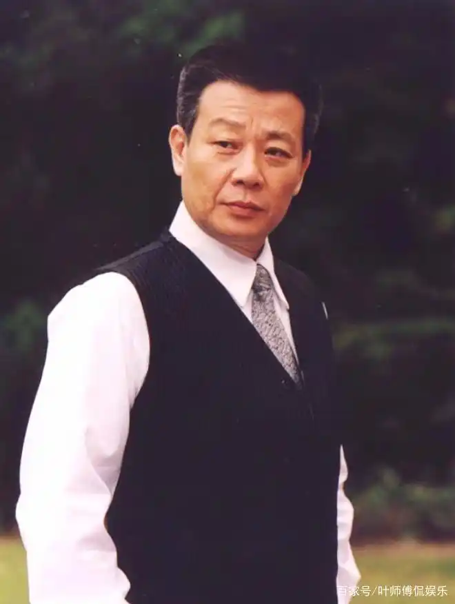 寇世勋带儿子出席活动,高颜值被指像妈,受父母影响生娃却不结婚
