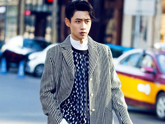 成名不膨胀，数十年如一日宠素人老婆，专一且痴情的魏晨太难得