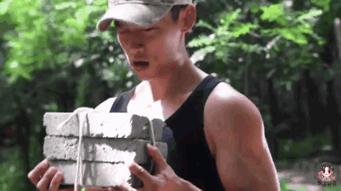 33岁的魏晨“高调”水下求婚成功！网友直呼浪漫又别致