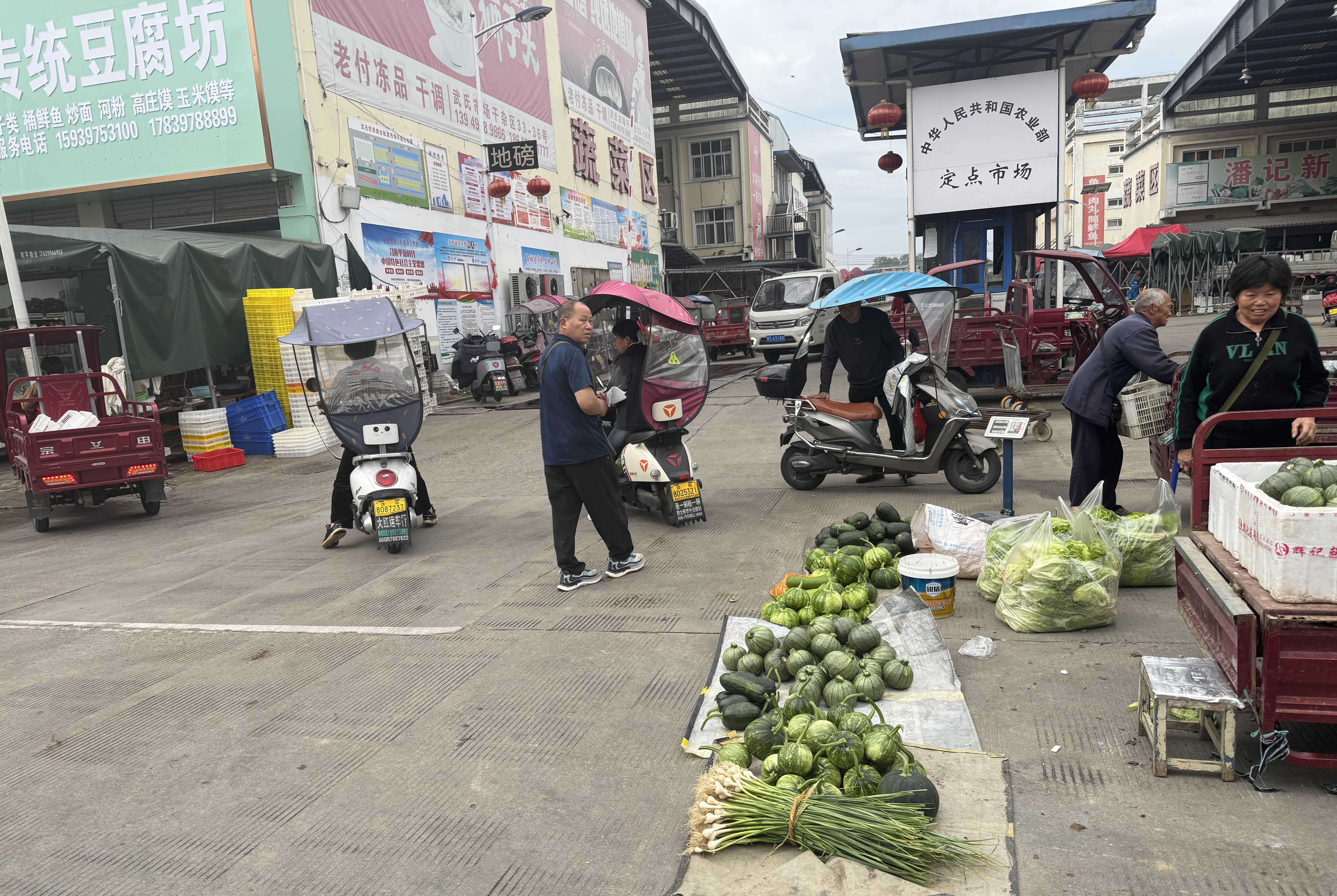 商城县深化“党建+网格+热线”治理模式 合力化解占道经营顽疾