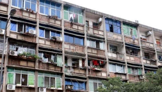 伺候公婆六年被小叔子一个耳光打醒，她把公婆送上车：不伺候了