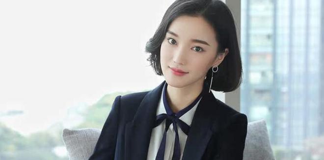 伺候公婆六年被小叔子一个耳光打醒，她把公婆送上车：不伺候了