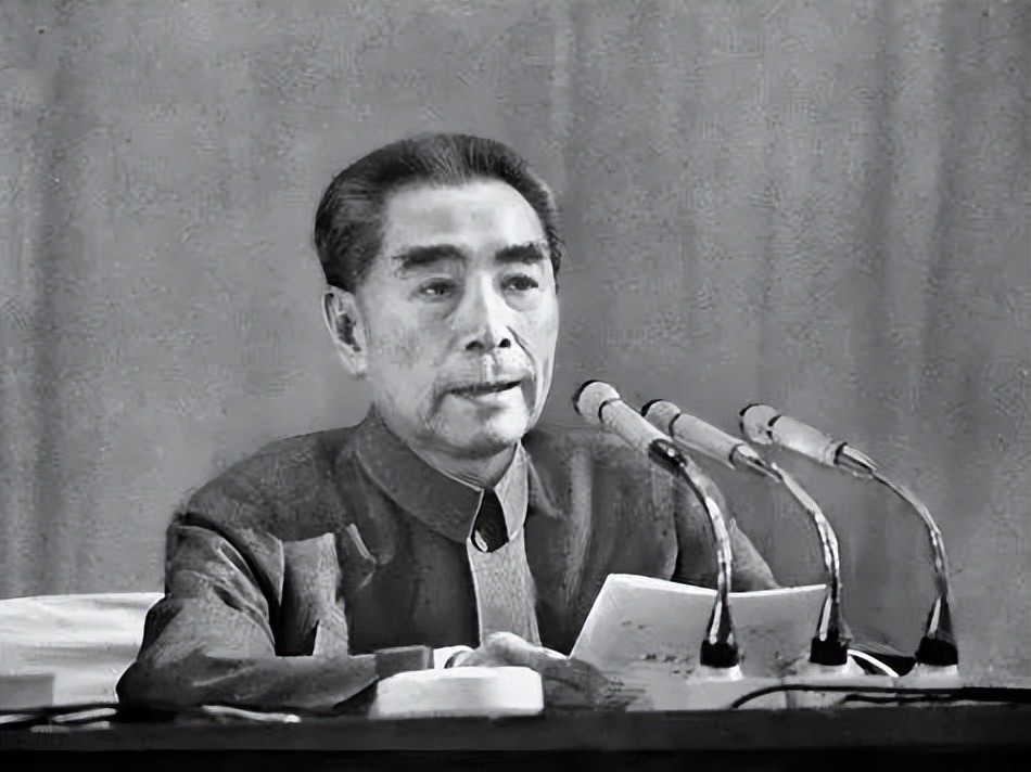 周恩来，一个光荣的名字、不朽的名字