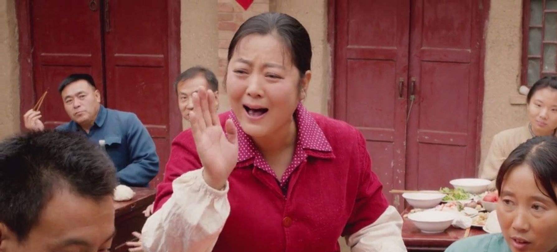 年轻时倾国倾城,老了却成“土肥圆”,这6位发福的女明星好可惜