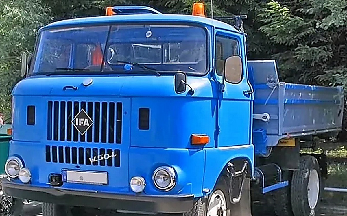 七八十年代经典老卡车回顾，估计没几个年轻司机会开