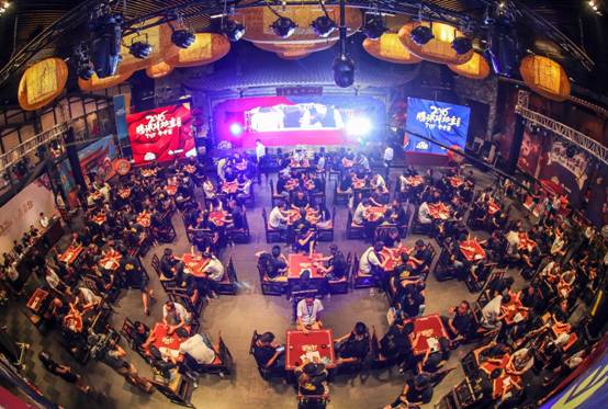 玩家故事:每月赢一亿欢乐豆 他靠斗地主养家