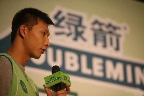 人物 | 篮球场上阿联谢幕，以后请叫易老板