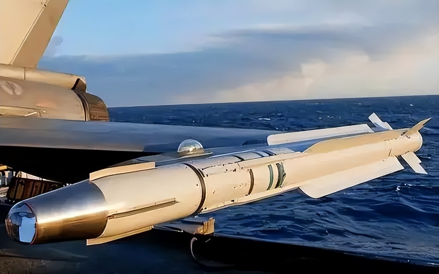 唐驳虎:全面解析歼10空战对手,“阵风”战机为何不堪一击?