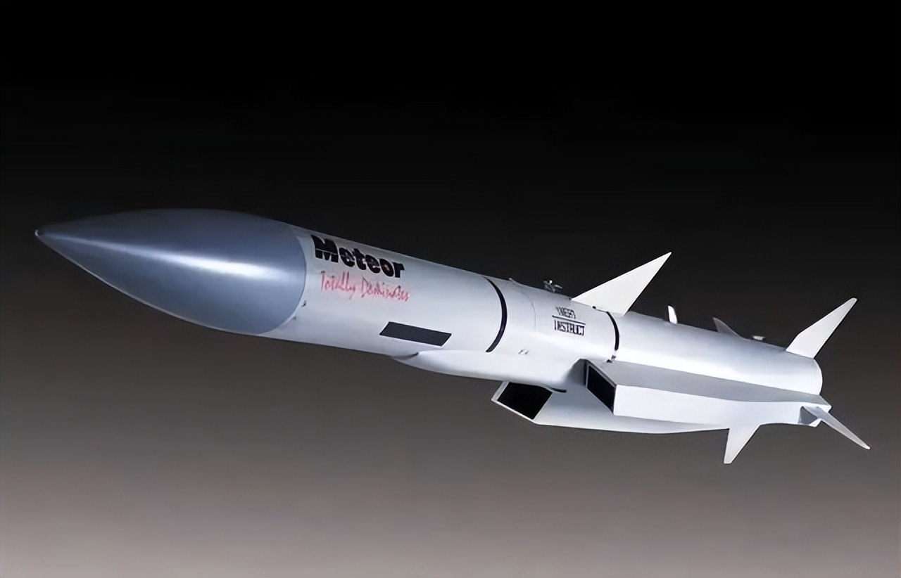 唐驳虎:全面解析歼10空战对手,“阵风”战机为何不堪一击?