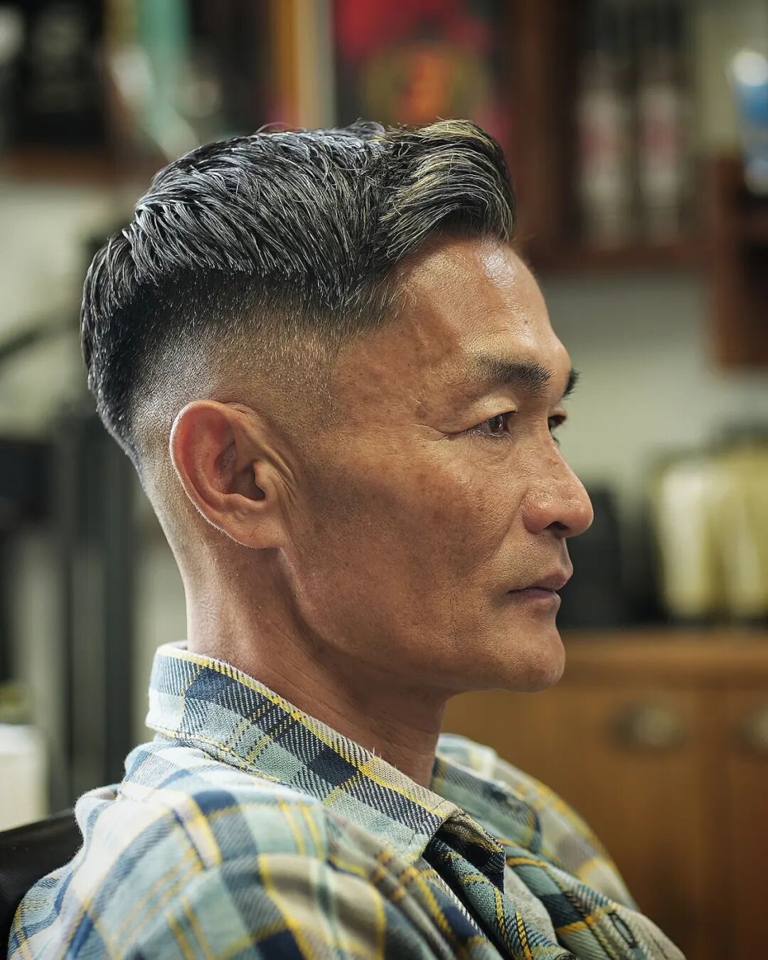 告别千篇一律!这些男士发型让你脱颖而出