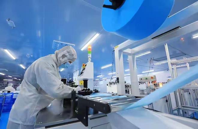 中国硬气出手,打响反击第一枪!拒付天价版面费,撕开西方遮羞布