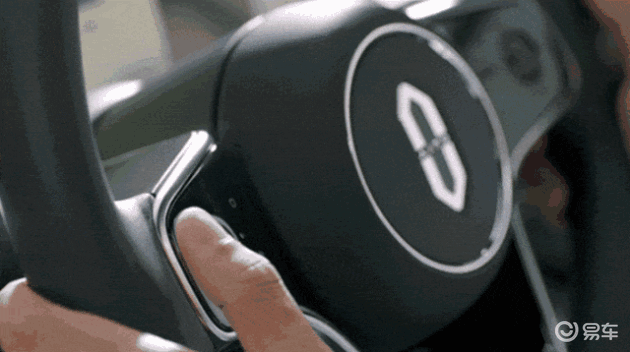 车内屏幕大揭秘:7大热门趋势玩转车舱科技