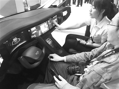 车载显示屏市场规模与尺寸齐升