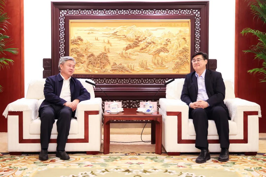 赓续血脉 共向未来丨新华社与中国传媒大学签署战略合作协议