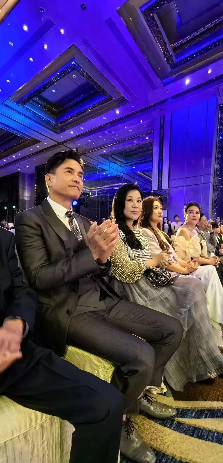 杨小娟晒半山豪宅喜鹊报喜,吕良伟娶旺夫女家业兴旺,儿子有出息