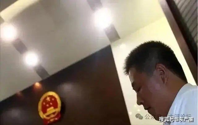 “不是你撞的，干嘛去扶”的法官：十七年后，各方煎熬的人生