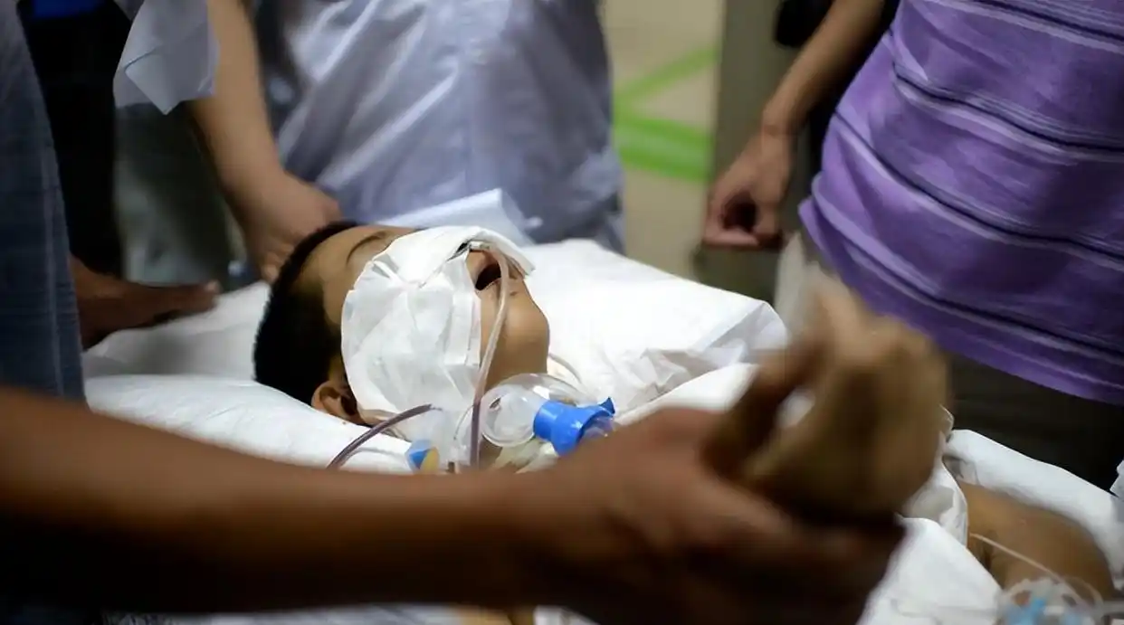 多年前山东男孩被工友开玩笑，用高压泵往体内充气，五脏严重损坏