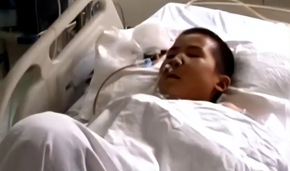 多年前山东男孩被工友开玩笑，用高压泵往体内充气，五脏严重损坏