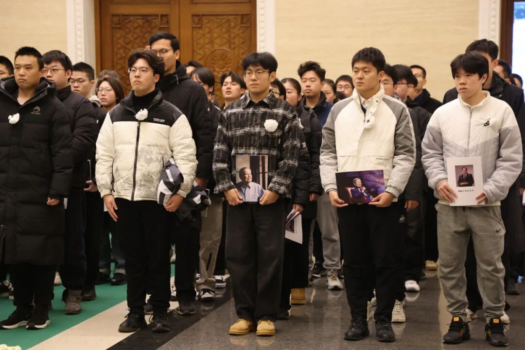 送别杨振宁先生