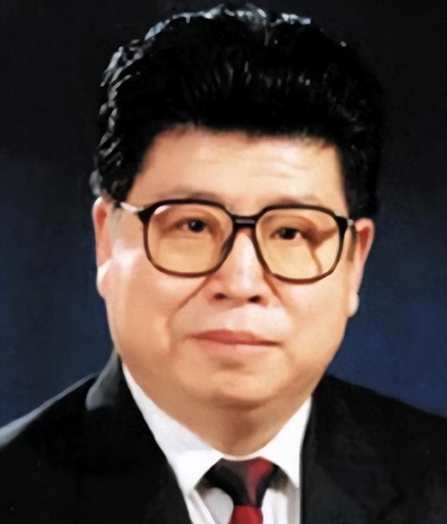 他是建国以来潜逃级别最高的贪官：至今还未落网，逃跑方式成了谜