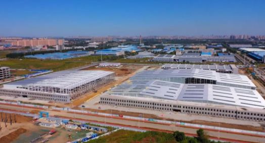 他是建国以来潜逃级别最高的贪官：至今还未落网，逃跑方式成了谜