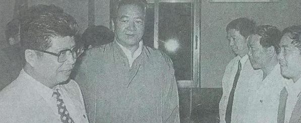 他是建国以来潜逃级别最高的贪官：至今还未落网，逃跑方式成了谜