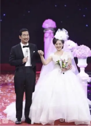 张国立补办婚礼,娱乐圈后妈众多,但肯打掉自己孩子的只有邓婕