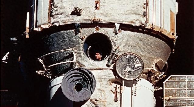 单次停留太空时间最长的宇航员：独处437天17小时38分钟，绕地球7075圈