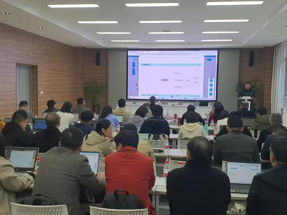 吕文扬导师助力职场新人数字素养提升培训