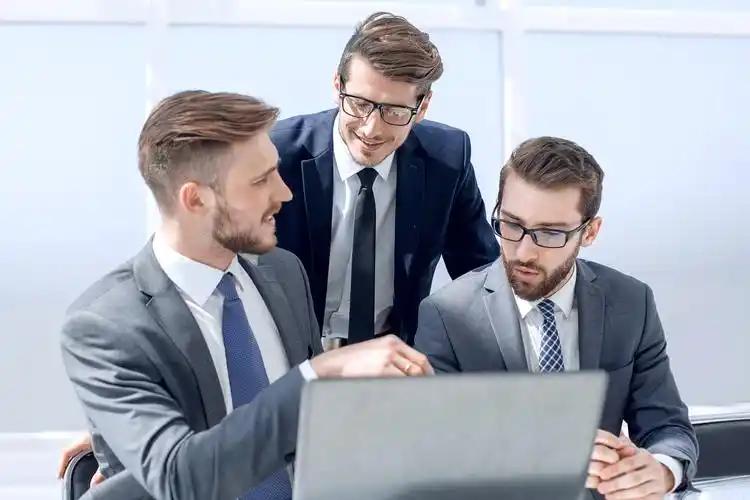 干了12年外贸,我发现大部分人的开发信,其实都在“自嗨”