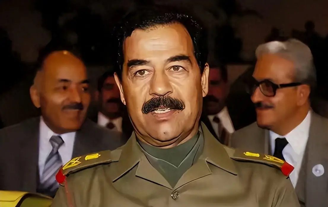 萨达姆受刑前一直摸胡子,大家以为他是害怕,唯独他女儿明白是暗号