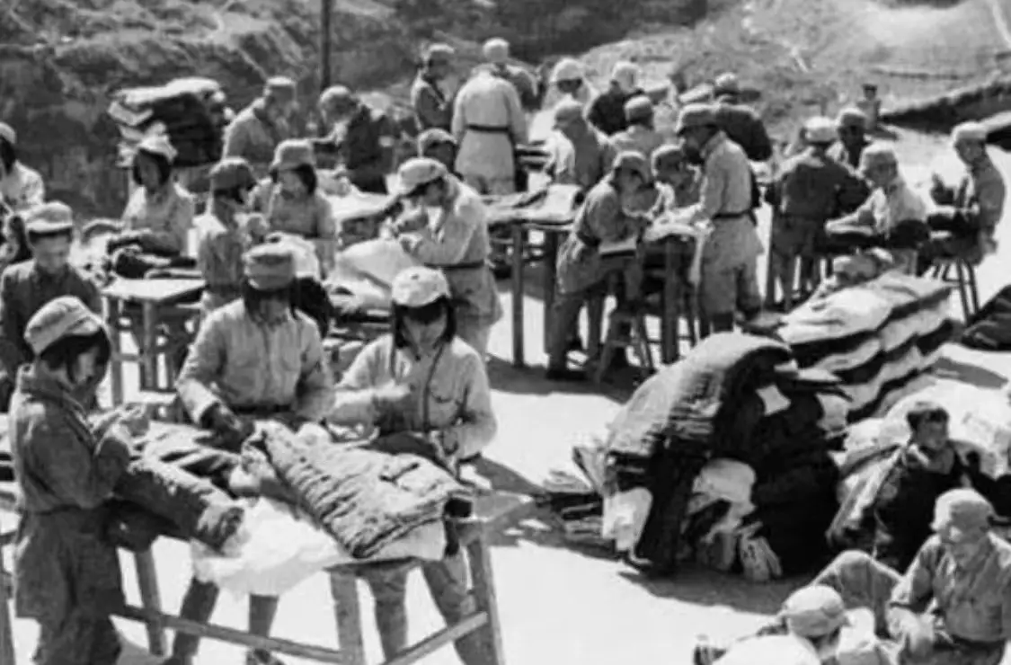 陈乔年牺牲后66年后女儿被找到,在墓碑前痛哭:爸,我来看您了