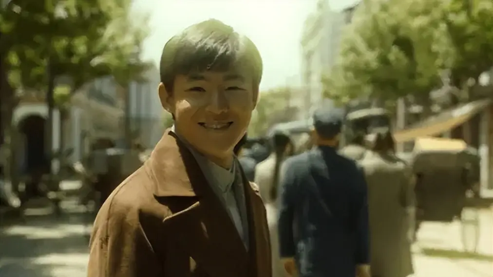 陈乔年牺牲后66年后女儿被找到,在墓碑前痛哭:爸,我来看您了