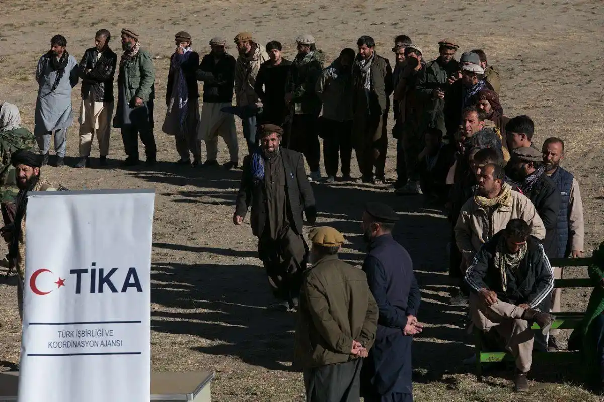 战地记者的抉择:镜头下的良知与特朗普的“边界恢复论”